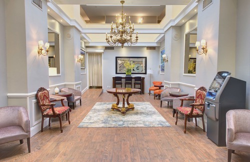 Roslyn Hotel | The Roslyn, Tapestry Collection by Hilton