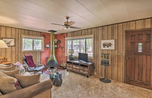 Torreon Casa | Show Low Cabin with Fire Pit Near Hiking!