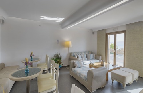 Agios Ioannis Hotel | Lithos by Spyros & Flora