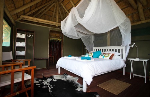 Epupa Cabina | Omarunga Epupa-Falls Camp