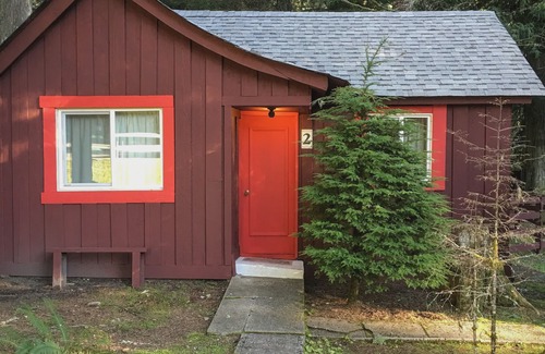 Nisqually Park Hotel | Gateway Inn & Cabins