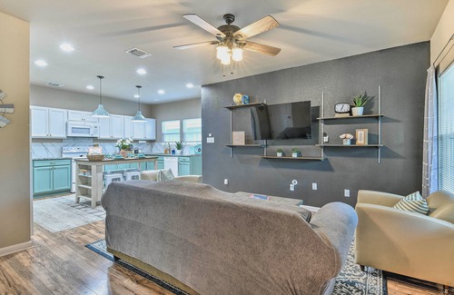 Highland Park Casa | Charming San Antonio Home about 4 Mi to Downtown