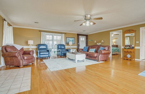 Leesburg Cabaña | Lakefront Leesburg Home w/Private Dock & Ramp!