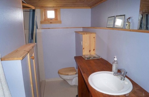 Leynar Casa | Cottage with stunning view of the sea and islands.