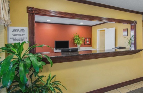 De Funiak Springs Hotel | Econo Lodge Defuniak Springs I-10