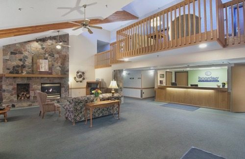 Faribault Hotel | Boarders Inn & Suites by Cobblestone Hotels - Faribault