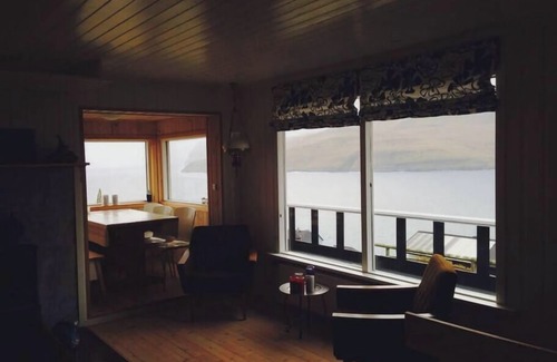 Leynar Casa | Cottage with stunning view of the sea and islands.