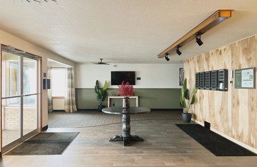 Slayton Hotel | The Trail Inn - Slayton, MN - HWY 59