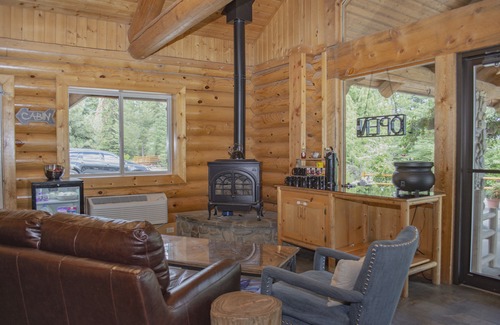 Bonners Ferry Hotel | Log Inn Bonners Ferry