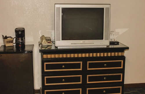 Junction City Hotel | Golden Wheat Budget Host Inn Junction City