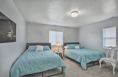 Bloomington Casa | Cozy and Chic Abode about 11 Mi to Bloomington Lake