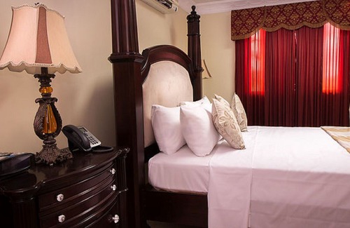Tunapuna Hotel | Reste En Jaunte inside The Cattleya Hotel
