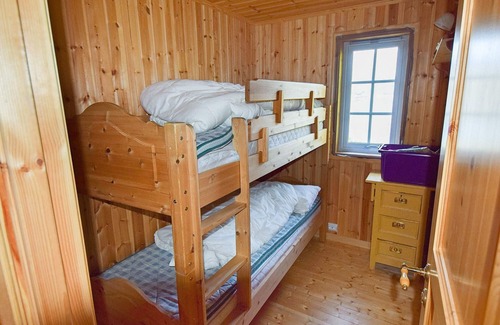 Botnhamn Casa | 4 person holiday home in Botnhamn