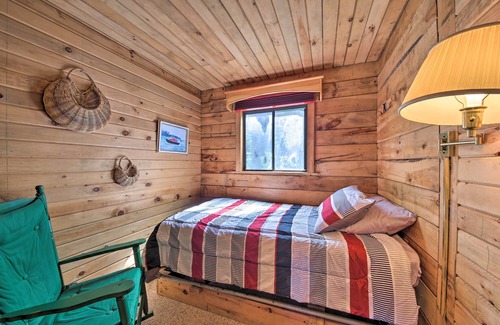 Stonington Casa | Cozy Cottage on Cat Cove with Wraparound Deck!