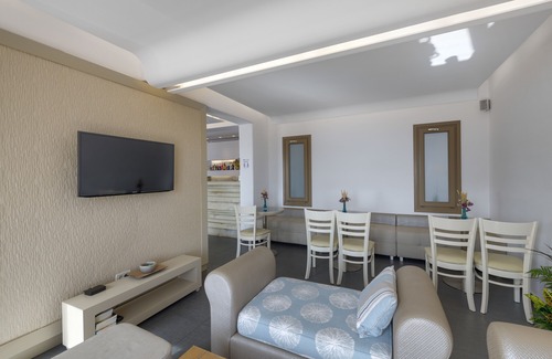 Agios Ioannis Hotel | Lithos by Spyros & Flora