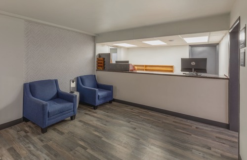 Bonanza Hotel | Super 8 by Wyndham Laredo