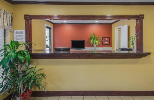 De Funiak Springs Hotel | Econo Lodge Defuniak Springs I-10