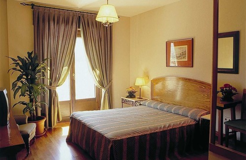 Santo Tomé del Puerto Hotel | Mirasierra