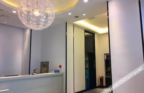Beibei Hotel | 7 Days Preferred Products (Chongqing Beibei Light Rail Terminal Southwest University Shop)