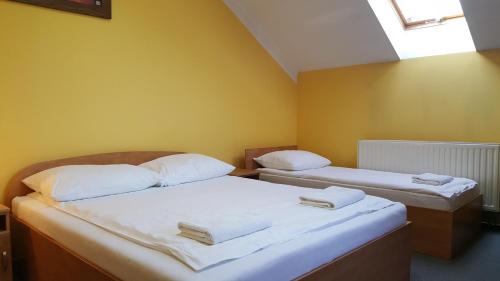 Lancut Hotel | Zajazd Gosciniec