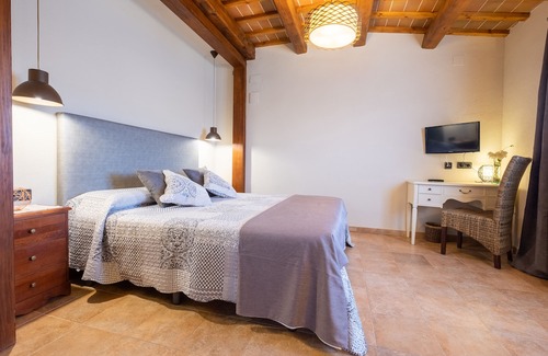 Calonge de Segarra Cama Y Desayuno | Cal Ros