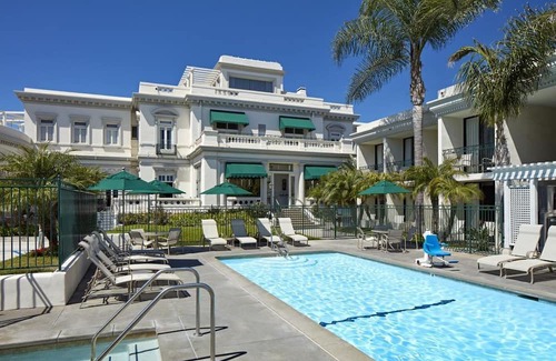 Coronado Casa | A Very Good Place To Be! 2 Classy Units Close to Silver Strand State Beach, Pool