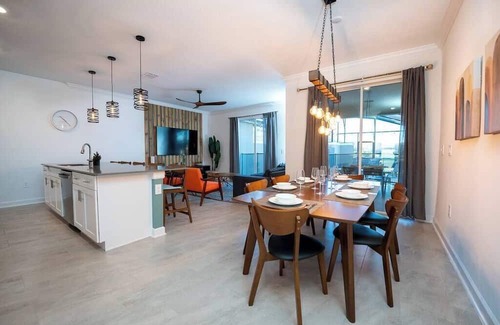 Kissimmee Casa | TH 4Br walking distance to Club