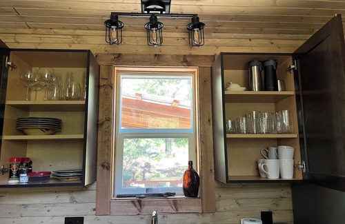 Okanagan-Similkameen Cabina | Osprey Lake Caboose beside the Kettle Valley Railway and 2 mins from Osprey Lake