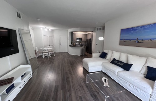 Marina del Rey Condominio | Nautical 2 Bdrm with Ocean Views