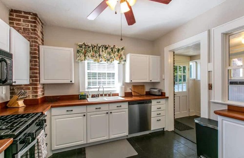 Druid Hills Casa | Hendersonville Bungalow~$375 Free Activities Daily