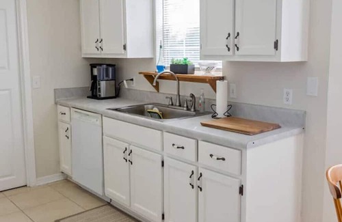 Navarre Casa | The Pelican Inn