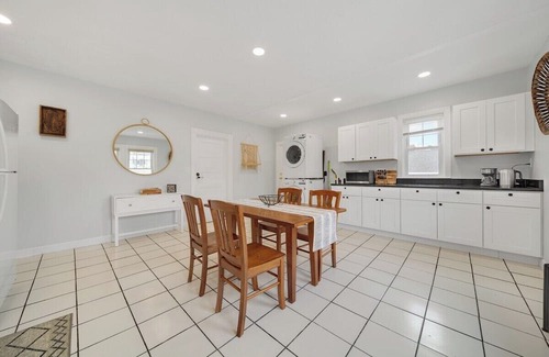 Allston Apartamento | 5BR 2BTH Bright & Spacious Apt in Brighton