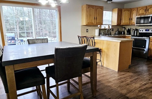 Bushkill Casa | Tranquil Waterfront Oasis w/ Swingset, Firepit & Wi-Fi, Near Trails & Waterfalls
