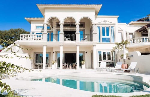 Cabo San Lucas Casa | Luxury Villa Retreat, Pool, 300 yards from BEACH