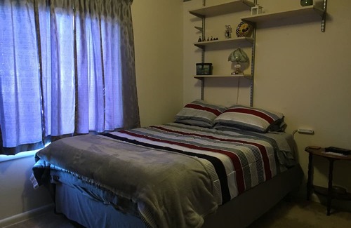 Lebanon Casa | Rachel’s Place. Cozy home centrally located in Lebanon.