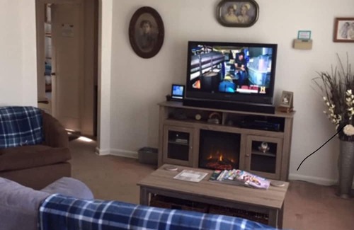 Lebanon Casa | Rachel’s Place. Cozy home centrally located in Lebanon.