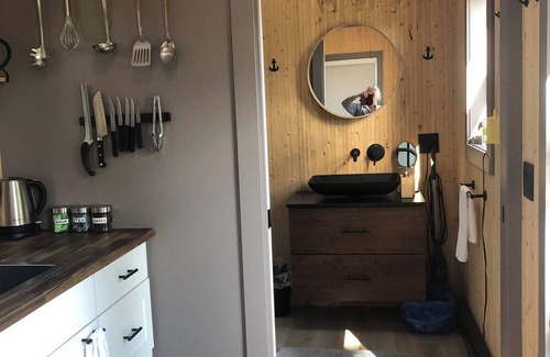 Shemogue Cabina | Oceanfront Shipping Container Studio Retreat | Nature Escape