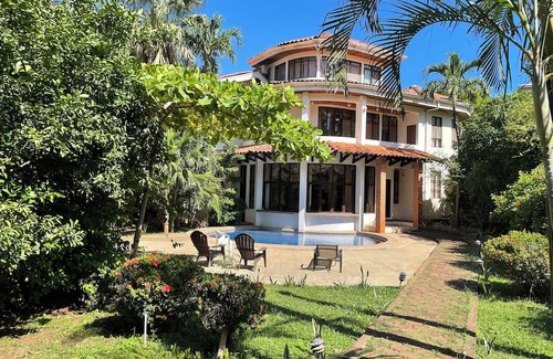 Tamarindo Casa | Spacious house just 4 blocks from the beach and center of town