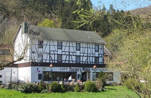 Waldbreitbach Apartamento | Double room (room no. 3) - Nassen's Mühle - Restaurant & Pension