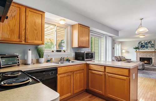 Ann Arbor Casa | Elegant Residence 3 Miles from UM Stadium