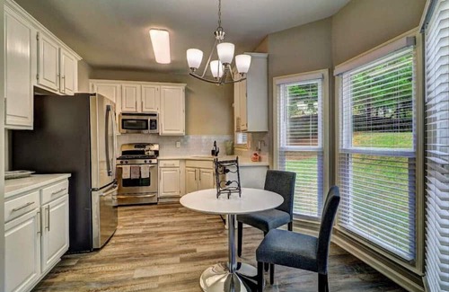 Johns Creek Casa | Victory Gate · ATH - Johns Creek-3BR-Fenced-Pet Friendly