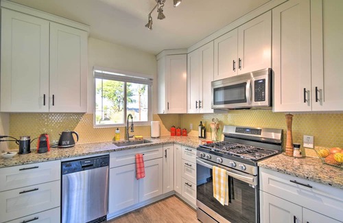 Alhambra Casa | Pet-Friendly Phoenix Home: Breezeway & Fenced Yard