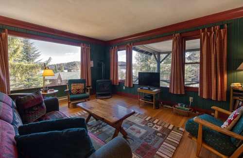 Lake Placid Cabaña | Lovely Lakeview Cabin Minutes to Main Street!