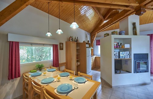 Quillan Casa | Ordenado bungalow con lavavajillas