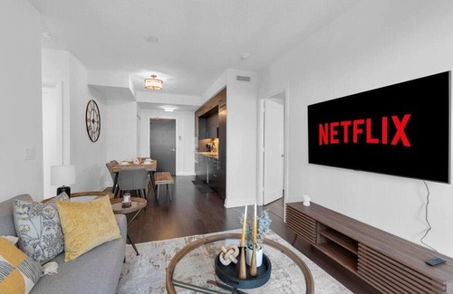 Willowdale Hotel | Luxury 2BR - Pool/Gym/Sauna - 1 min to Subway