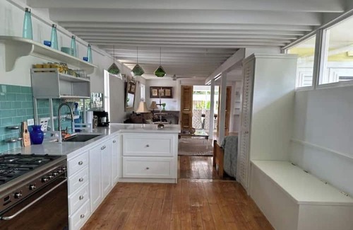 Paynes Bay Cabaña | Lime Cottage 2BR Chattel Villa
