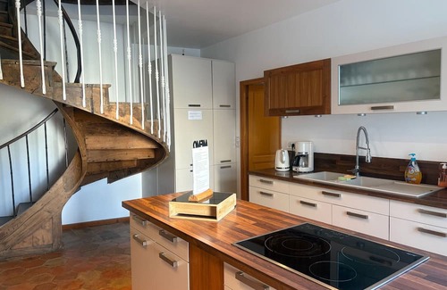 Rouesse-Vasse Cabaña | Gran casa con parque y WIFI, cerca de Le Mans