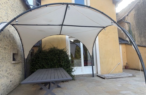 Rouesse-Vasse Cabaña | Gran casa con parque y WIFI, cerca de Le Mans