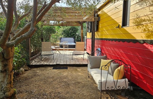 Baron Chalet De Esquí | CARMEN caravan with SPA