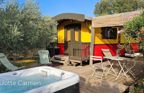 Baron Chalet De Esquí | CARMEN caravan with SPA